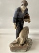 Bing & Grøndahl figur af Landmand med Gris Designet af: Axel LocherDekorationsnummer ...