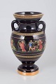 Græsk porcelænsvase med 24 karat gulddekoration.