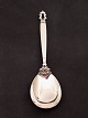 Georg Jensen sølvbestik, konge, stor serveringsske. 22,5 cm. lang. Designet af Johan Rohde. ...