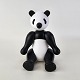 Figur i malet bøgetræ med motiv af en panda. Træfiguren kommer med original boks og ...