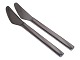 Georg Jensen Tuja stål bestik, middagskniv med grillskær.Længde 22,4 cm.Pæn og velholdt ...