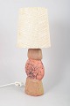 Bernard Rooke, bordlampe.Markant brutalistisk bordlampe i håndmodelleret stentøj af Bernard ...