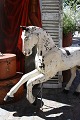 Stor dekorativ Svensk 1800 tals hest i udskåret træ med en fantastisk fin patina.Hesten har ...