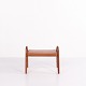 Skammel designet af Vilhelm Lauritzen og fremstillet hos Fritz Hansen i Danmark omkring 1945. ...