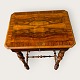 Lille sybord, Mål: HxBxD 73cm x 51cm x 39cm * Fin patineret stand*