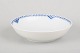 Royal Copenhagen Prinsesse, stor rund skål.Elegant rund skål i hvidriflet porcelæn med ...