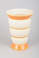 Villeroy & Boch, stor Art Deco fajancevase.Stor vase i fajance med elegant Art Deco-form og ...