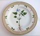 Royal Copenhagen, Flora Danica. Middags tallerken. Design #3549. Diameter 25 cm. (1 sortering). Viola montana L