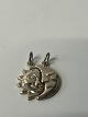 Vedhæng/Charms i sølv motiv Sol & Måne.Højde med øsken 2,4 cm.Bredde 1,8 cm.Pæn stand.