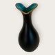 Retro vase, udvendig sort, indvendig turkis / blå, utydelig signeret evt. # 608, 19cm høj *Fin ...