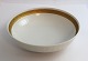 Royal Copenhagen. Vifte med guld. Rund skål. Model 11525. Diameter 17,5 cm. Højde 4,7 cm. (1 ...
