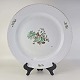 Stort rundt serveringsfad i porcelæn fra stellet Ofelia. Producent Bing & ...