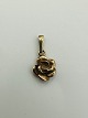 8 Karat Guld Vedhæng i Blomster Motiv Vægt: 1,03g L: 1,9cmStemplet: SH SH