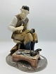 Bing og Grøndahl Figur - Skomager  Modelnr.: 2228Designer: Axel Locher H.:22 cm B.: ...