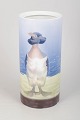 Bing & Grøndahl, unika vase.Unik cylindrisk porcelænsvase med håndmalet figurativ dekoration ...