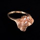 Ole Lynggaard, guldring med diamanter.Skulpturel ring udført i 18 karat guld med en ...