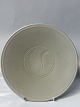 Aluminia Royal Copenhagen Fad, dekoreret med egern med nød.Dekorationsnummer 1803 - ...