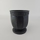 Vase af diskometal.Formgiver og producent Just AndersenStemplet under bundFremstår i ...