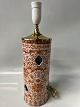 Kinesisk bordlampe med jernrøde blomster.Højde 42,0 cm.