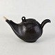 Olielampe af diskometal, med form som en Aladdinlampe. Nr D2394.Formgiver og producent Just ...