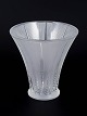 Lalique, Épis vase.Elegant vase i klart, formpresset glas med udsvajet korpus og ...