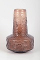Göte Augustsson for Ruda Glasbruk, vase.Skulpturel vase i kraftigt rosa glas med markant ...