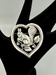 830 Sølv Hjerte Broche i Egern design 4x4,4cm Stemplet: 830S MEKAVægt: 13,58g