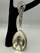 Serveringsske i Sølv 830S med Blad design Stemplet: 3 Tårne, HAANDSMEDET, S L: ...