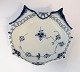 Royal Copenhagen. Musselmalet, helblonde. Asiet. Model 1075. Bredde 19 cm. (1 sortering). ...