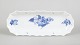 Royal Copenhagen, Blå Blomst Kantet, brødbakke.Aflang brødbakke i hvidt porcelæn, dekoreret ...