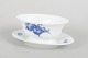 Royal Copenhagen, Blå Blomst Kantet, sovseskål.Sovseskål i hvidt porcelæn, dekoreret i ...