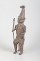 Nigeria, formentlig Edo/Benin-kulturområdet. Bronzefigur forestillende en kriger eller kongelig ...