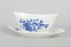 Royal Copenhagen Blå Blomst Svejfet, sovsekande.Sovsekande i håndmalet porcelæn fra serien ...