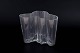 Alvar Aalto for Iittala, vase.Skulpturel vase i klart, mundblæst glas med Alvar Aaltos ...
