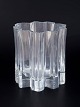 Oiva Toikka for Nuutajärvi, vase.Skulpturel vase i klart glas med kraftige lodrette ribber ...
