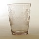 Rigt dekoreret olielampe glas indgraveret med navnet "Ole Jensen Hofgaard" og landskab med huse, ...