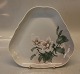 040 Trekantet fad 25 cm (354) Art Nouveau Bing & Grøndahl Julerosen  I fin og hel stand Bing & ...
