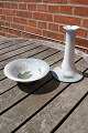 Bing & Grøndahl B&G porcelæn til bordet.Flot og velholdt sæt skål nr. 6415 og lysestage nr. ...