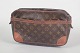 Louis Vuitton Compiègne clutch.Vintage Compiègne clutch i Louis Vuittons karakteristiske ...