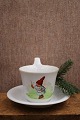 Høj-hanks kop med julemotiv og guldkant fra Bing & Grøndahl.H: 8,8cm. Kop Dia.: 9cm. ...