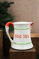 Gammel håndmalet fajance julekande med "God Jul" og nisse ansigter fra Gustafsberg. H: 15cm. ...