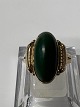 14 karat guld Damering med grøn jade.Ring størrelse 55.