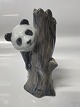 Royal Copenhagen figur, Panda på træstub. Højde 13 ...