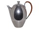 Just Andersen tin, kaffekande med basthank.Designnummer 2150.Højde 18,5 cm. med ...