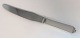 Georg Jensen. Pyramide. Sterling sølv (925). Middagskniv med kort skaft. Længde 22,5 cm.