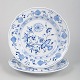 Meissen, par dybe middagstallerkener i Blå Løgmønster.Elegant par dybe middagstallerkener i ...