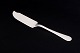 Kay Bojesen, smørkniv i tretårnet sølv.Elegant, smørkniv i tretårnet sølv med et enkelt, ...