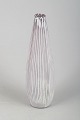 Vicke Lindstrand for Upsala-Ekeby, model 3014 vase.Elegant, slank vase i glaseret keramik, ...