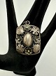 Skønnevirke Vedhæng med blade og blomster design 3,5x4,5cm Vægt: 14,4gStemplet: L.J. 830S 18