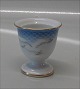 1 stk på lager
Bing & 
Grøndahl 
Mågestel med 
guldkant 057 
Æggebæger 6 cm 
(696). I hel og 
fin stand
